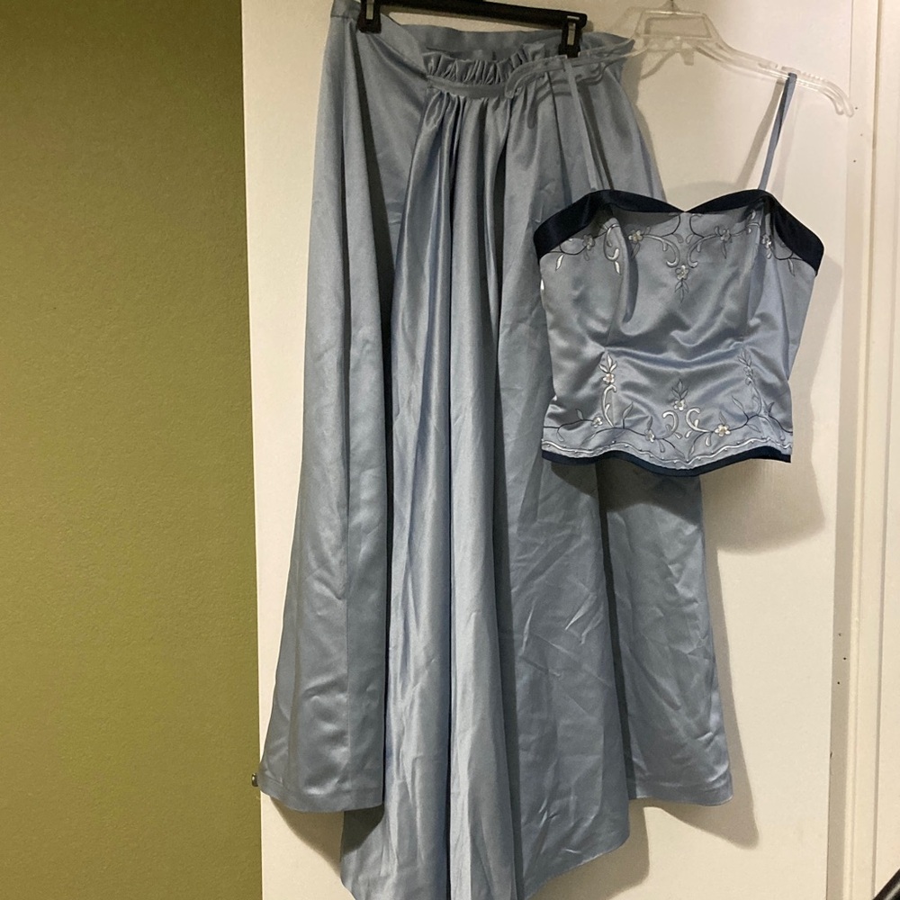 Elegant Blue Bridesmaid dress with adjustable train